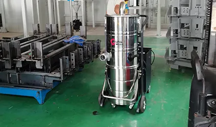 Warehouse Dust Vacuum